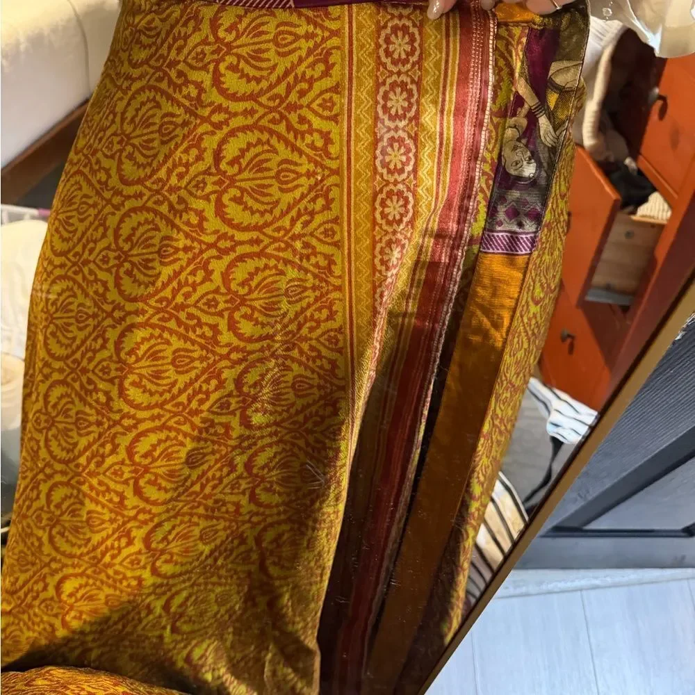 Vibrant Multicolor Skirt with Artistic Pattern reversible silk art slirt